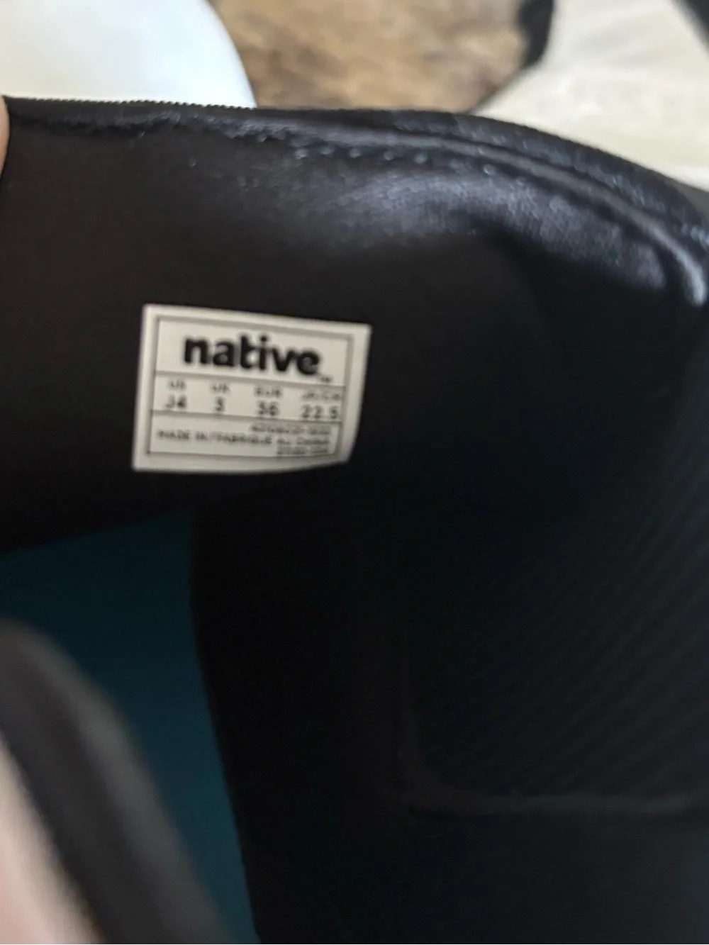 Native Shoes Kids Kensington Treklite Gloss‎ Chelsea Boots White Black Size 4